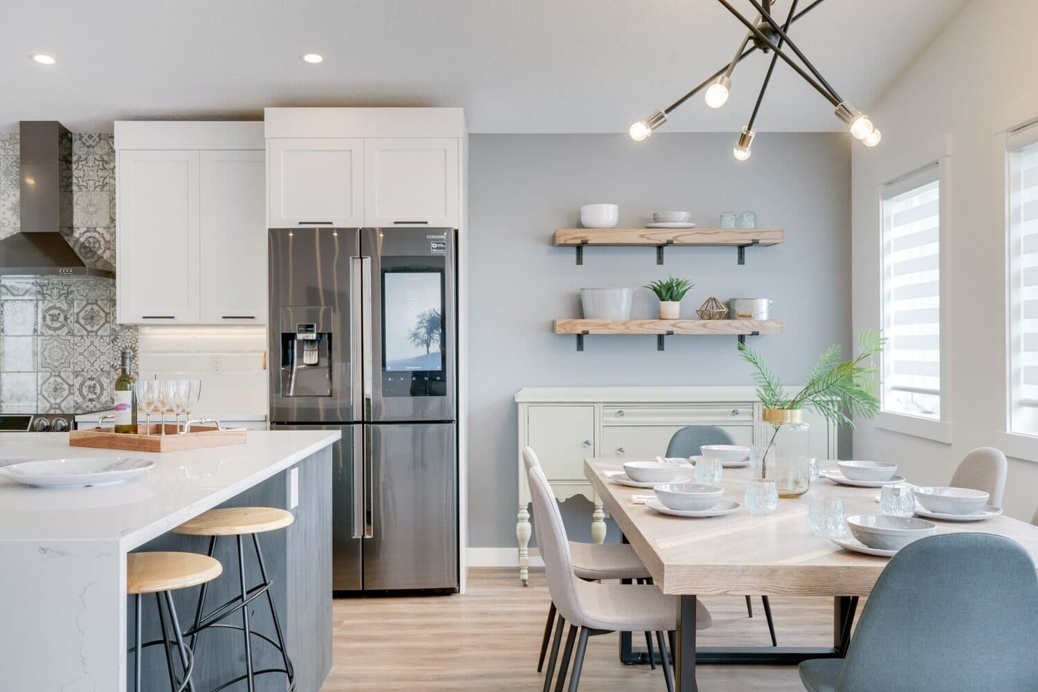 Self-contained suite kitchen — Lincoln Drive